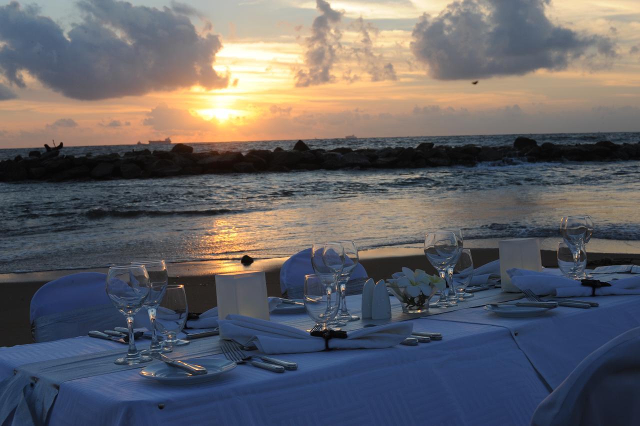 Pegasus Reef - A Beach Resort In Colombo Wattala Exterior foto